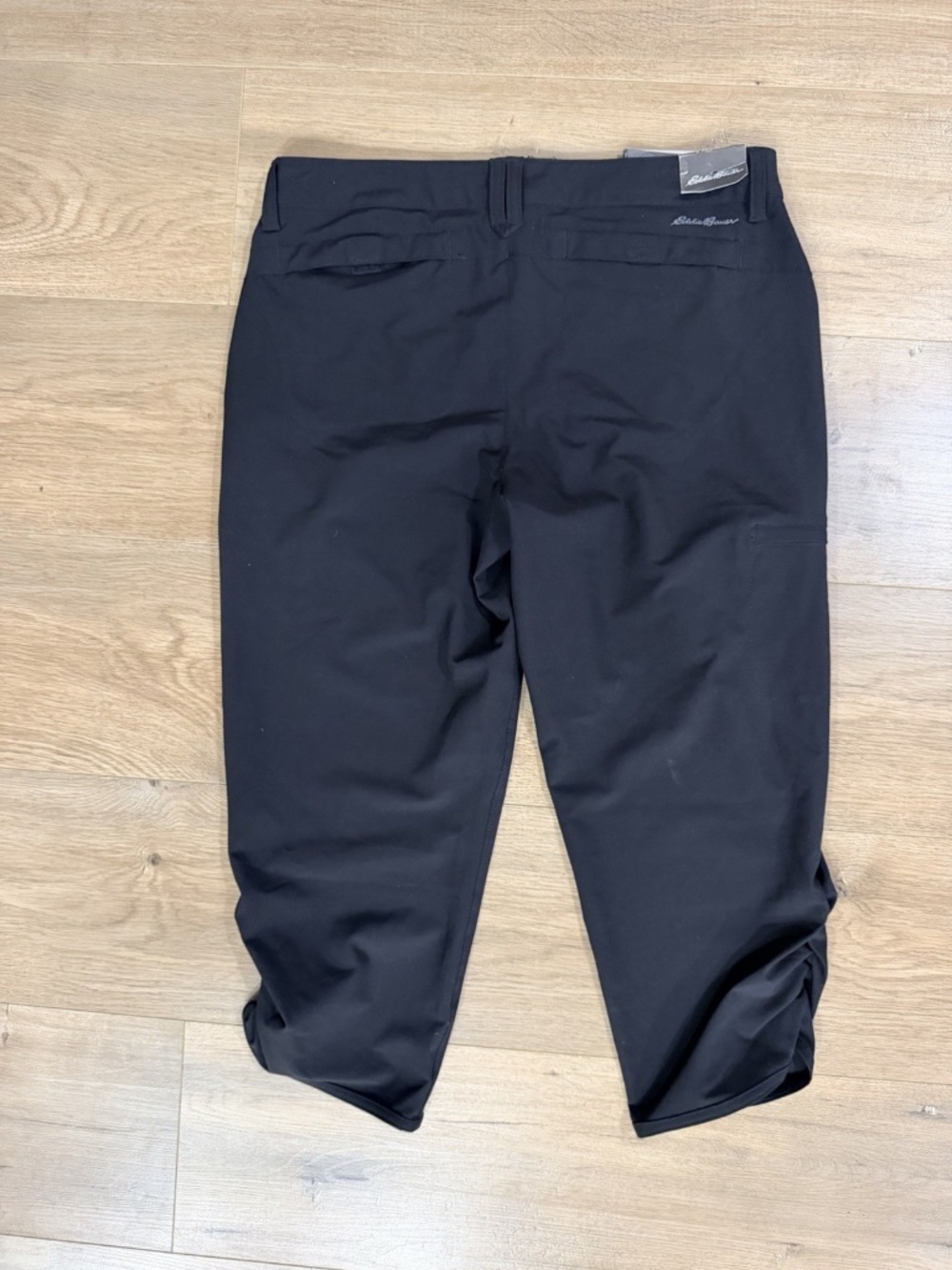 NWT Eddie Bauer Adventurer Pants Womens 8 Black Capri Cargo Stretch - Picture 2 of 4